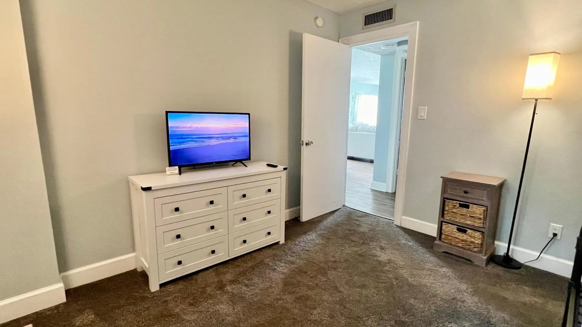 Blue Water Apartment Tias
