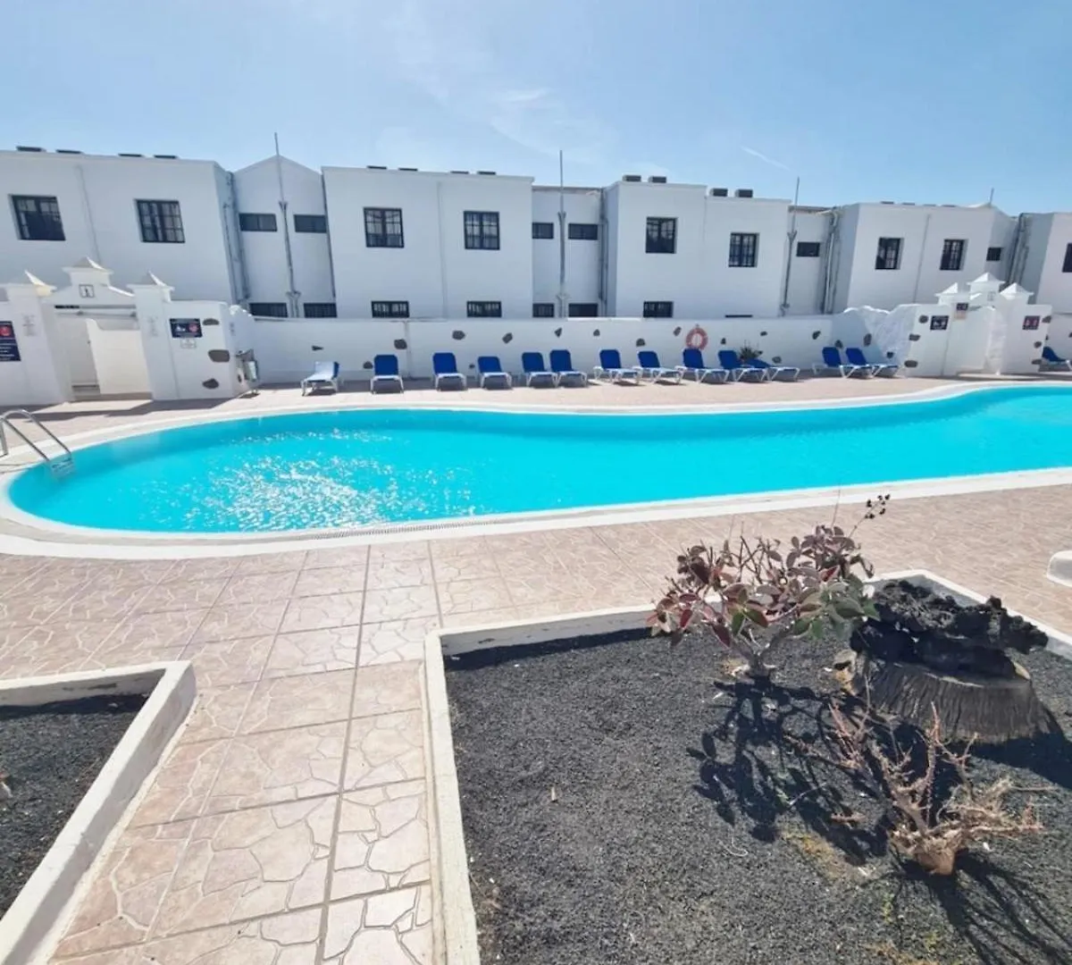Blue Water Apartment Tias