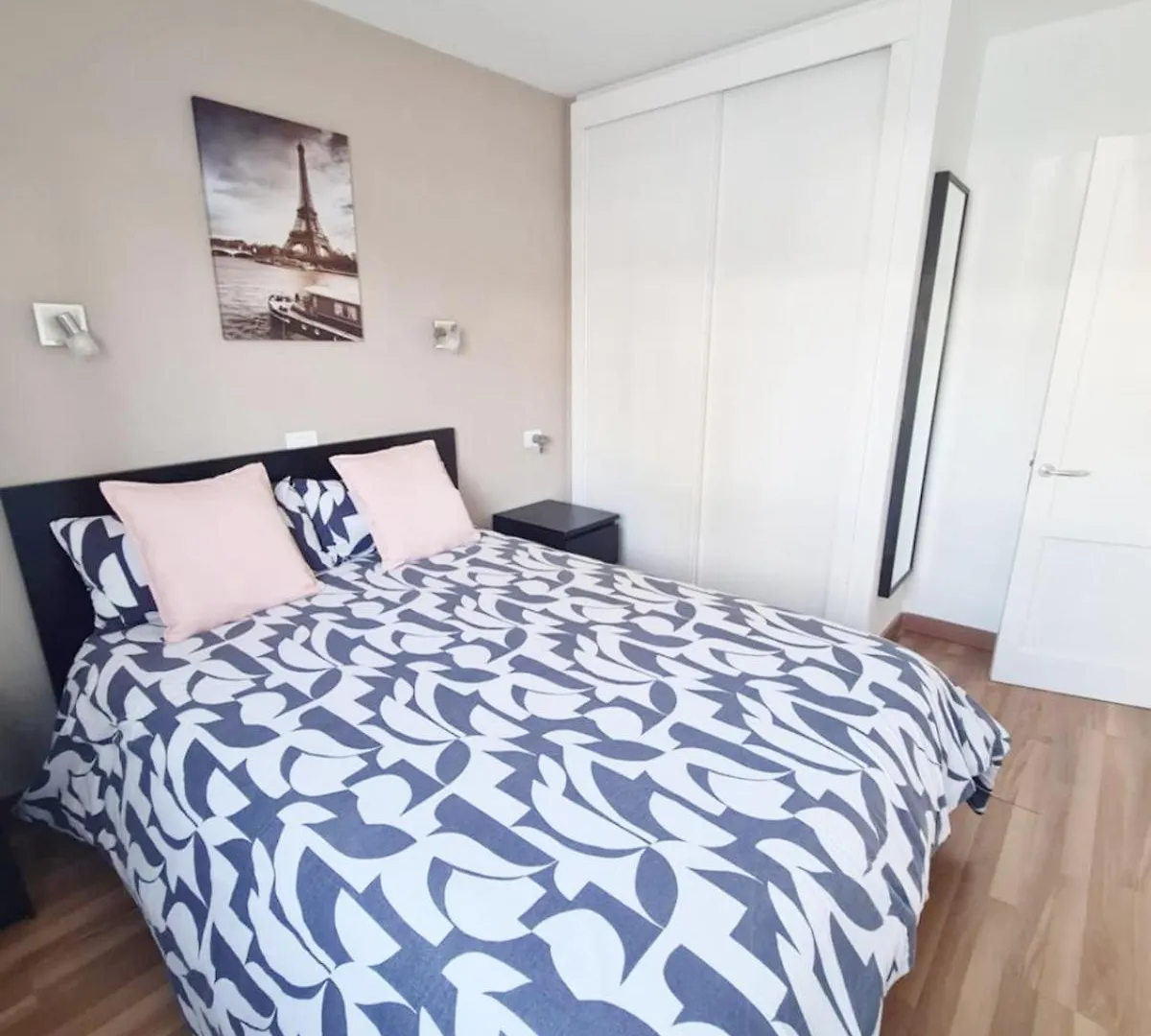 Blue Water Apartment Tias